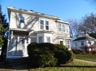 815 N 6th St, Rochelle, IL 61068