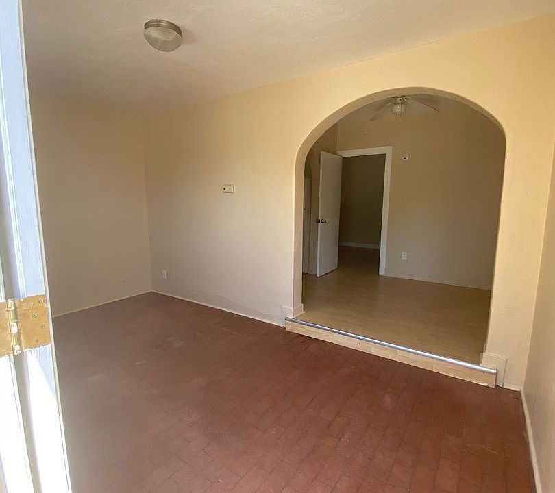 1st image of 311 Yale Blvd SE APT D