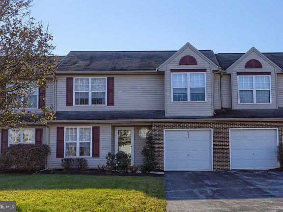 3rd image of 6427 Terrace Ct