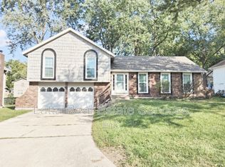 1100 SW 16th St, Blue Springs, MO 64015