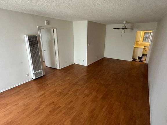 3rd image of 432 S Barrington Ave APT 1