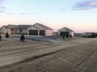 1330 37th Ave SE, Minot, ND 58701