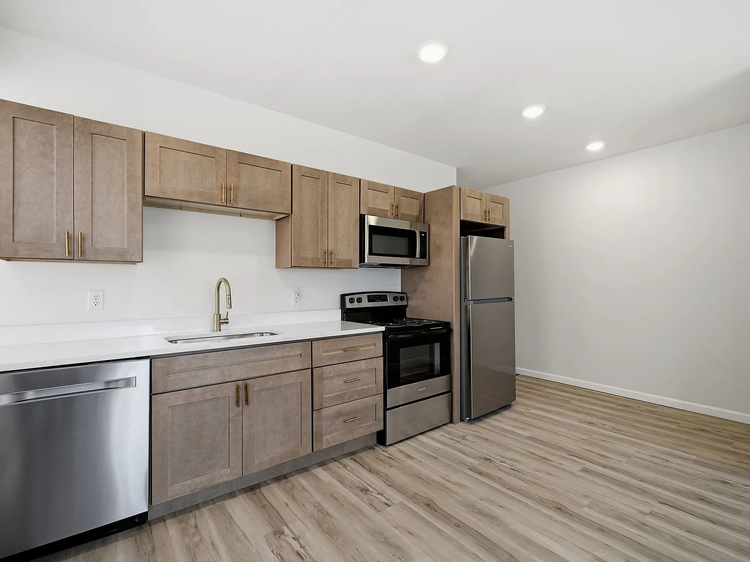 4257 Norfolk Ave — Photo 4
