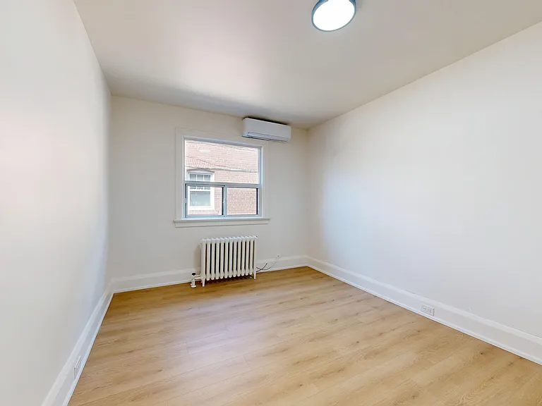 1214 Avenue Rd — Photo 43