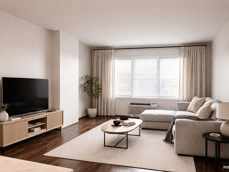 1st image of 3112 City Pl #3112