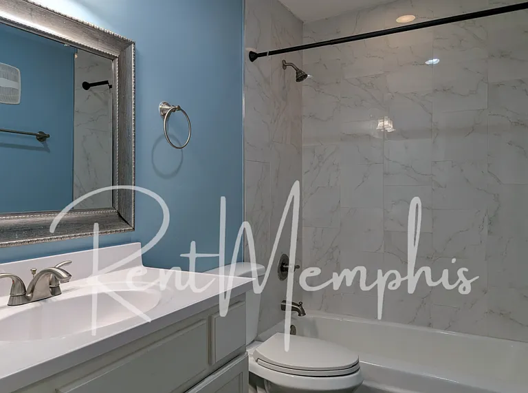 358 E Pkwy N #4 — Photo 8