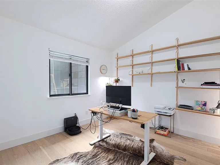8812 United Kingdom Dr — Photo 20
