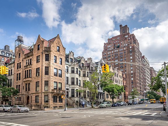 3rd image of 315 W 77th St #D55