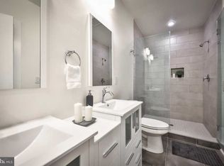 2442 S Lee St #2, Philadelphia, PA 19148