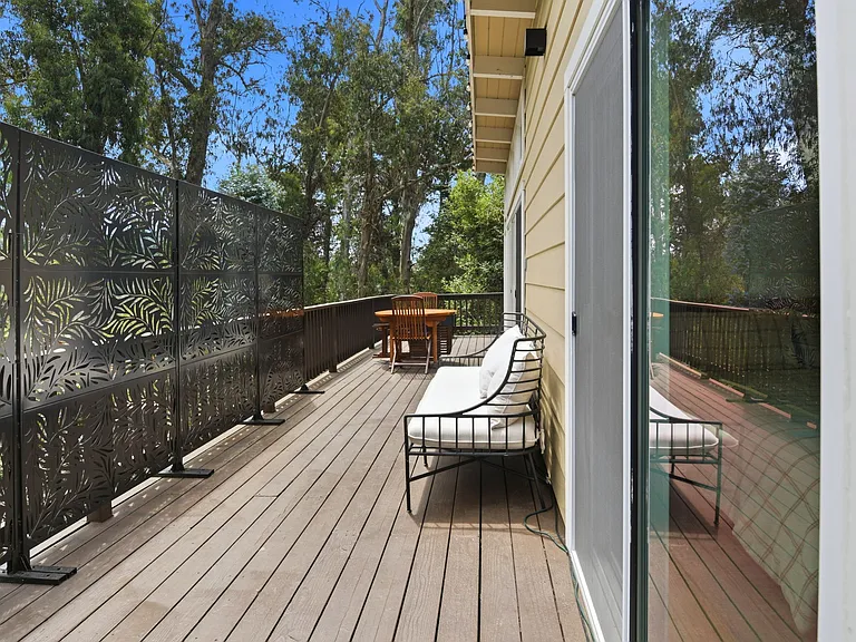 Saroni Dr — Photo 24