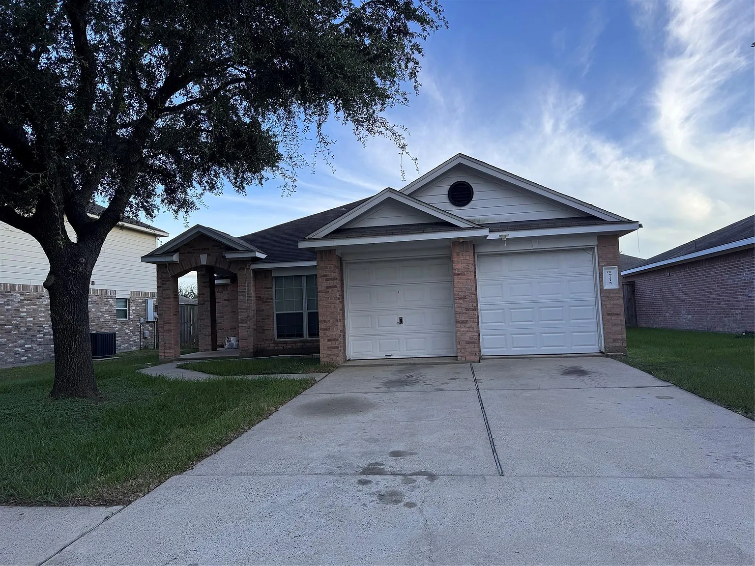3 bed, 2.0 bath, 1560 sqft, $2,100 — Photo 1