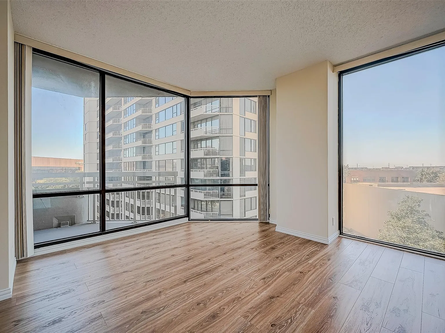 2 bed, 2.0 bath, 1569 sqft, $3,350 — Photo 3