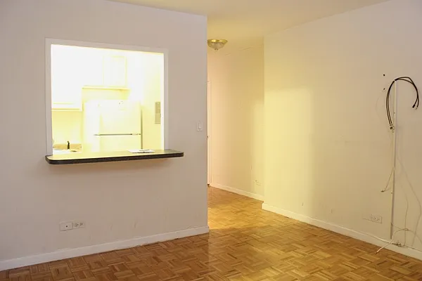 Rented by City Connections Realty | media 6