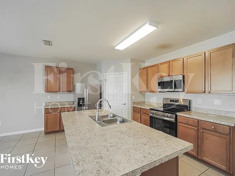 1406 NW 7th Ave — Photo 8