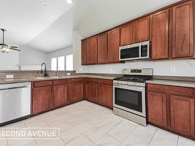 2121 Juniper Dr — Photo 4