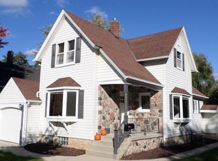 216 N Spring St, Port Washington, WI 53074