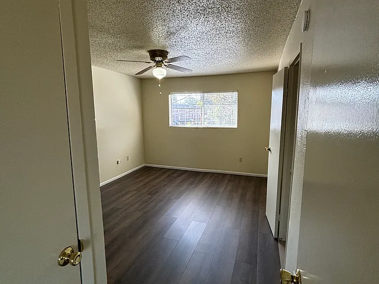 6810 Prutzman St — Photo 10