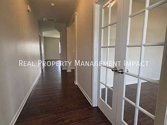 5th image of 743 River Dell Townes Ave