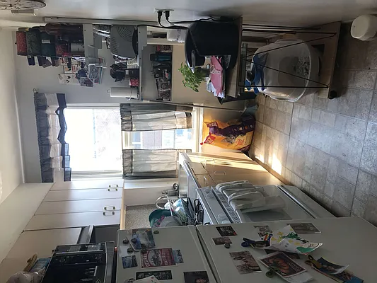 Rented by Thermos Realty & Management Inc | media 21