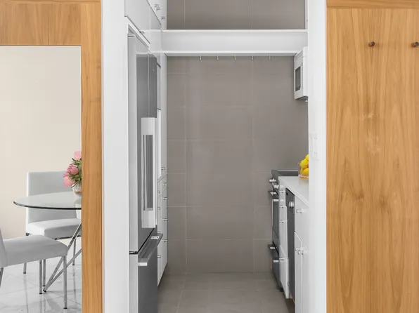 475 Park Avenue image 5 of 11