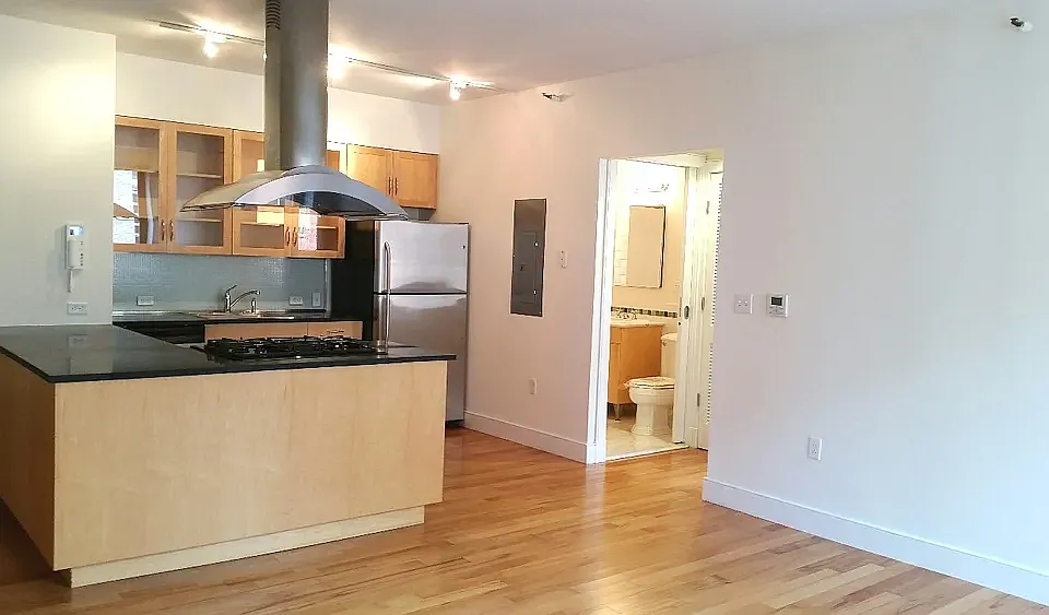 217 Front St #2C