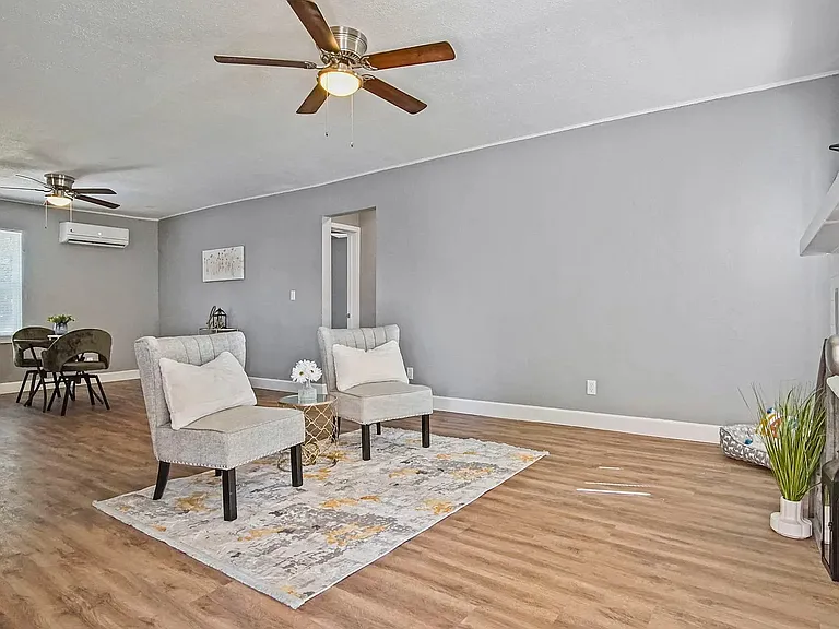 1704 Cairo Ave — Photo 4