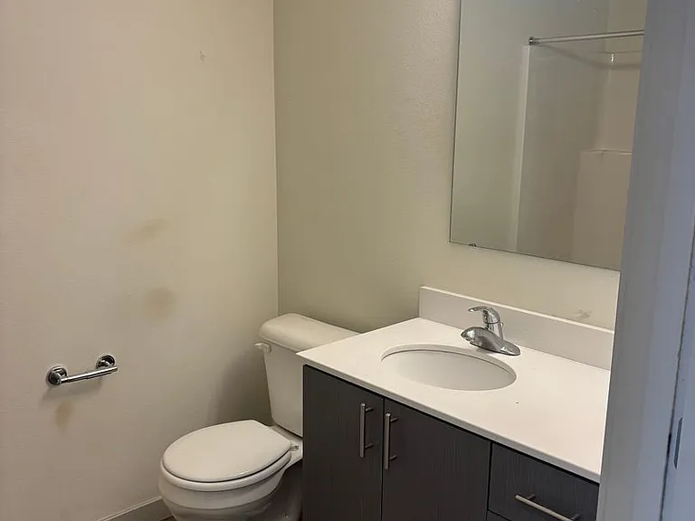 4801 Fauntleroy Apartments — Photo 53
