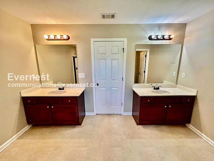 5867 Pine Rd — Photo 8