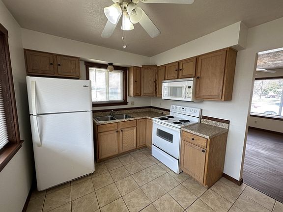 4th image of 673 Cambridge Dr APT 1