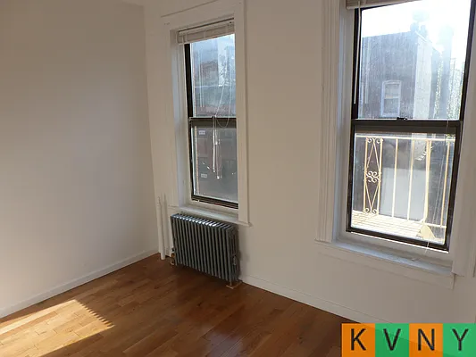 Rented by KVNY Soho | media 22