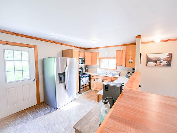 3rd image of 20 Perch Pond Road