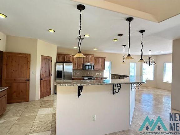 3rd image of 106 La Punta Rd