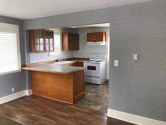 4th image of 1102 Grand Blvd