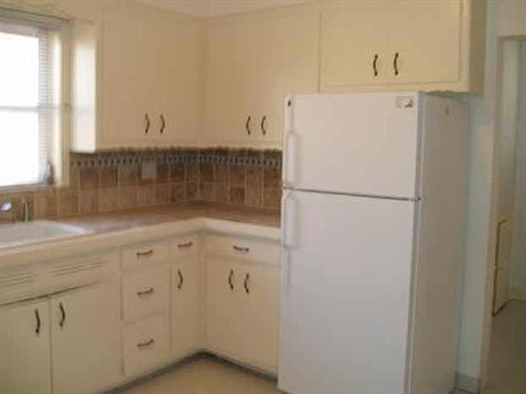 3rd image of 176 Tichenor Ave
