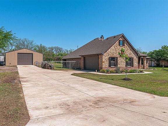 3rd image of 133 Southwood Dr