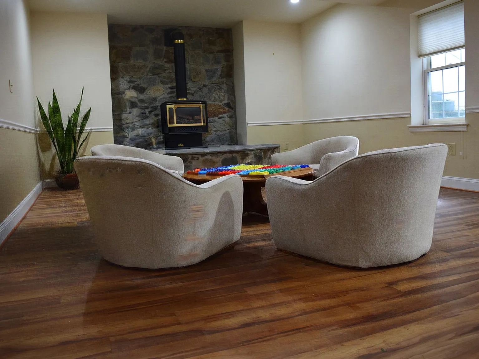 2 bed, 1800 sqft, $3,000 — Photo 3