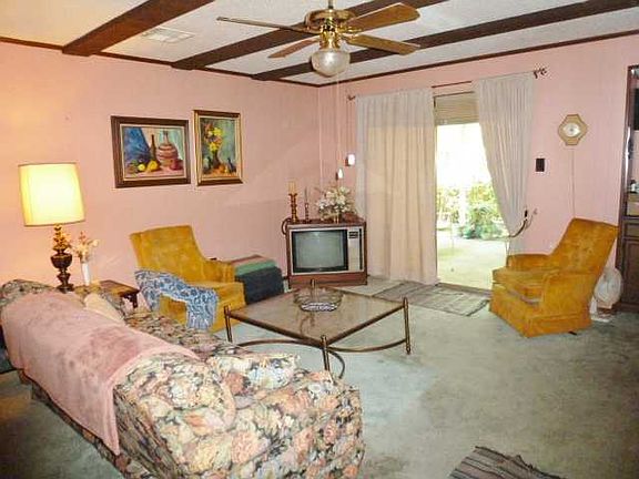 4th image of 672 Wall Blvd
