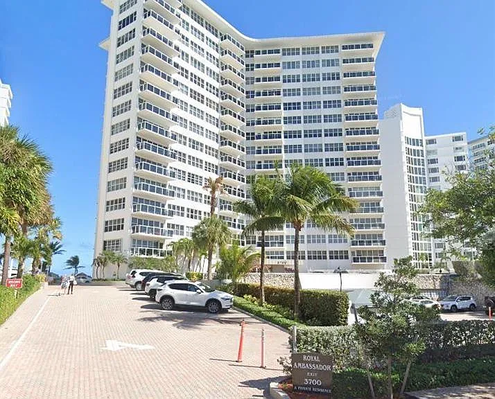3700 Galt Ocean Dr #1215 — Photo 2