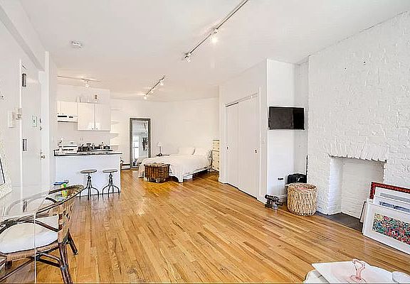 3rd image of 305 W Broadway APT 3B