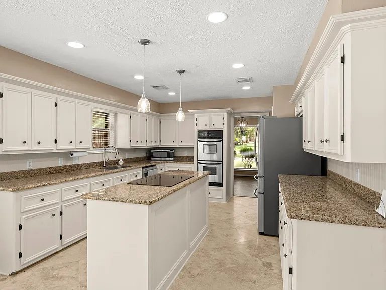 17627 Macrantha Dr — Photo 13