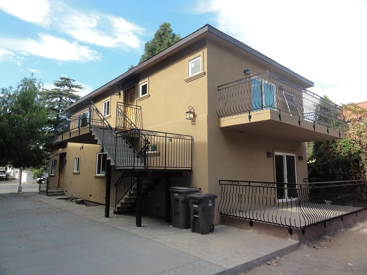 3 bed, 1450 sqft, $3,500 — Photo 2