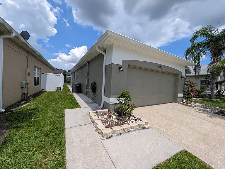1807 White Heron Bay Cir — Photo 3