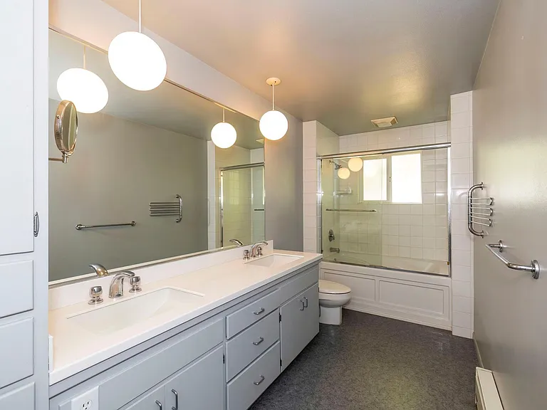 305 NE Stenman Ln — Photo 21