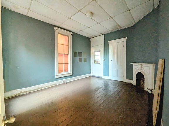 4th image of 528 W Oak St