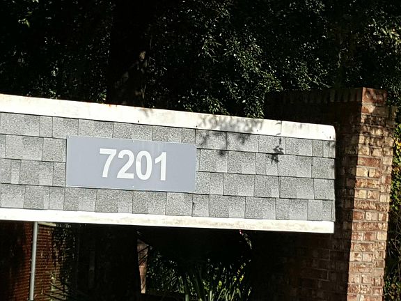 2nd image of 7201 Arlington Expy