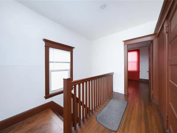 208 Saint Mary's Avenue image 11 of 47