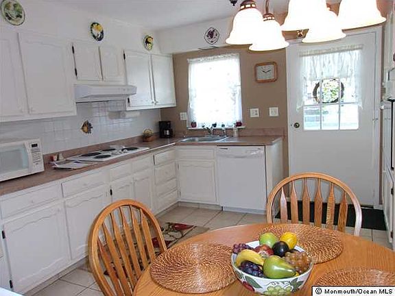 2nd image of 1132 Argyll Circle #A