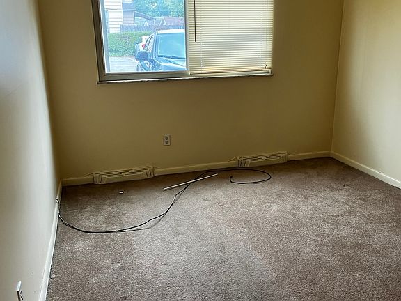 3rd image of 18051 Lakeshore Blvd #16203148