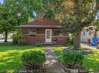 3901 Mayfair St, Dearborn Heights, MI 48125