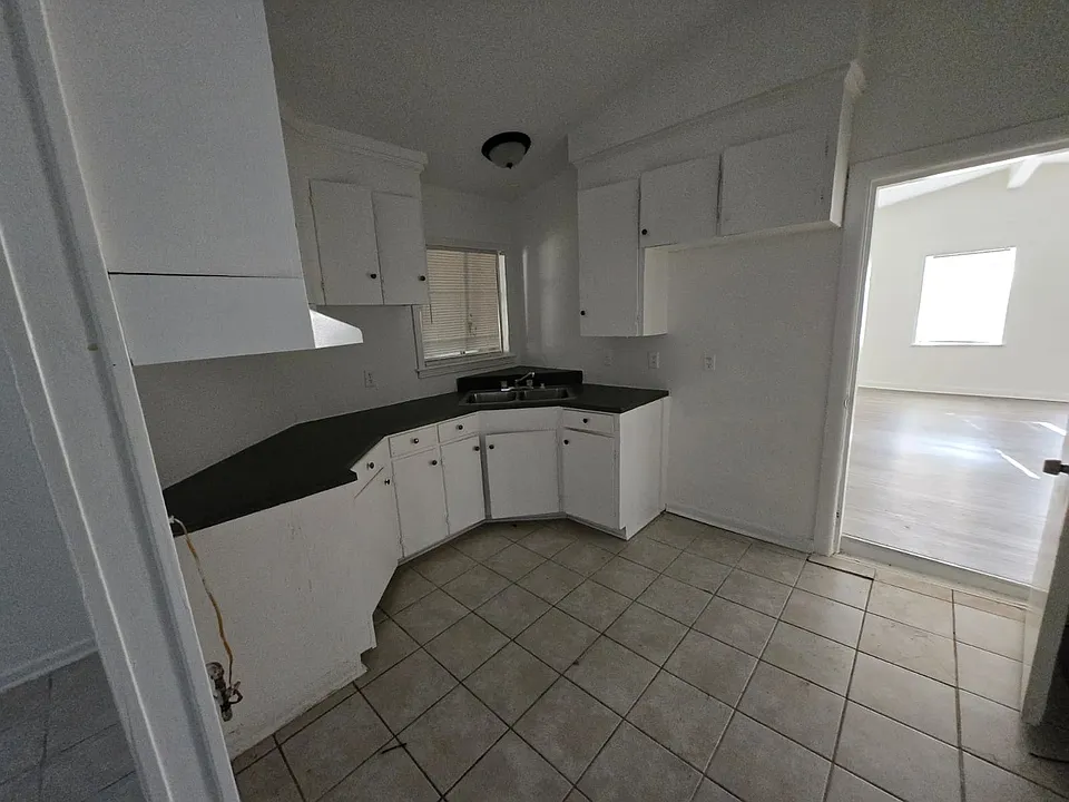 3230 Ridgeland Dr